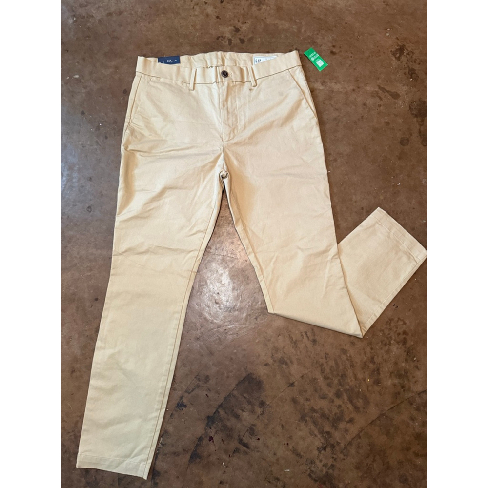 GAP NWT Modern Khaki Skinny Fit Trousers